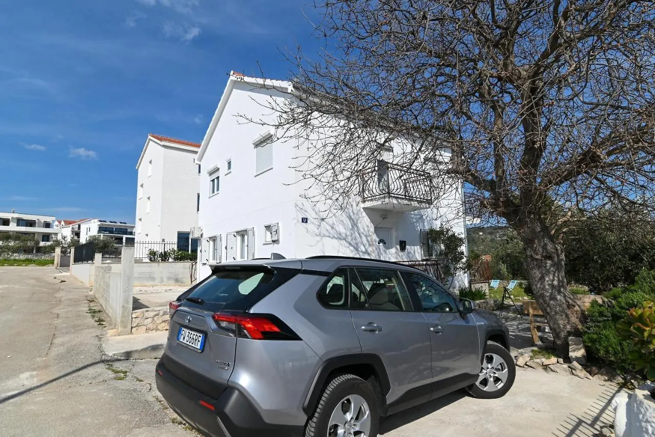 Apartment Apartman Mala Lanterna Trogir