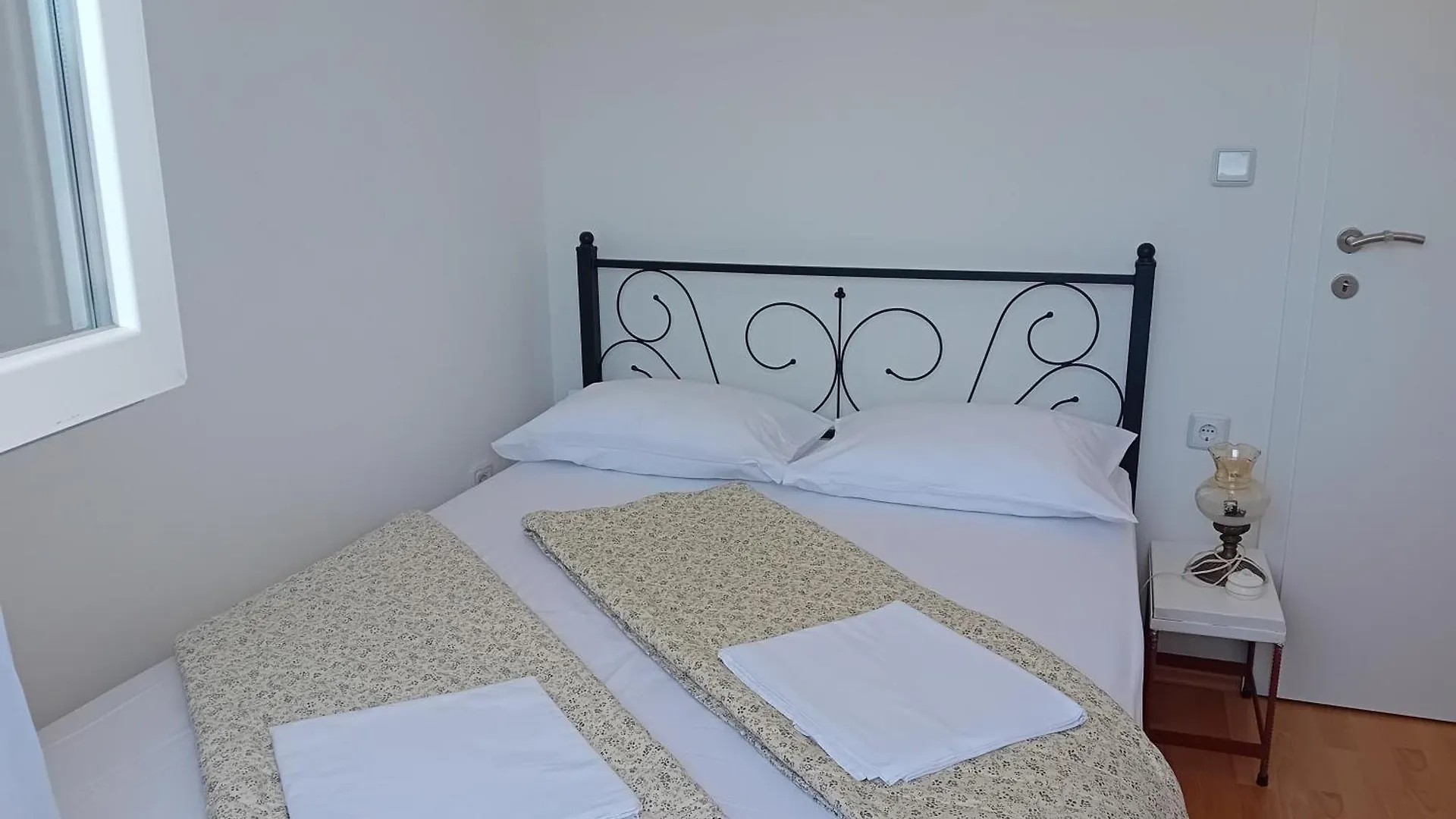 Apartman Mala Lanterna Trogir Apartment